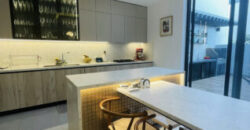 En venta moderna Casa en Urb. Sotileza, via a Samborondon