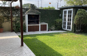 Vendo casa con amplio jardín km 5.5 Via a Sambo, cerca de todo!