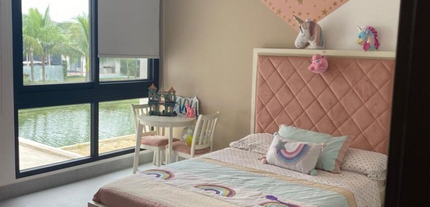 En Venta Moderna Casa al Lago en Isla Mocoli ️