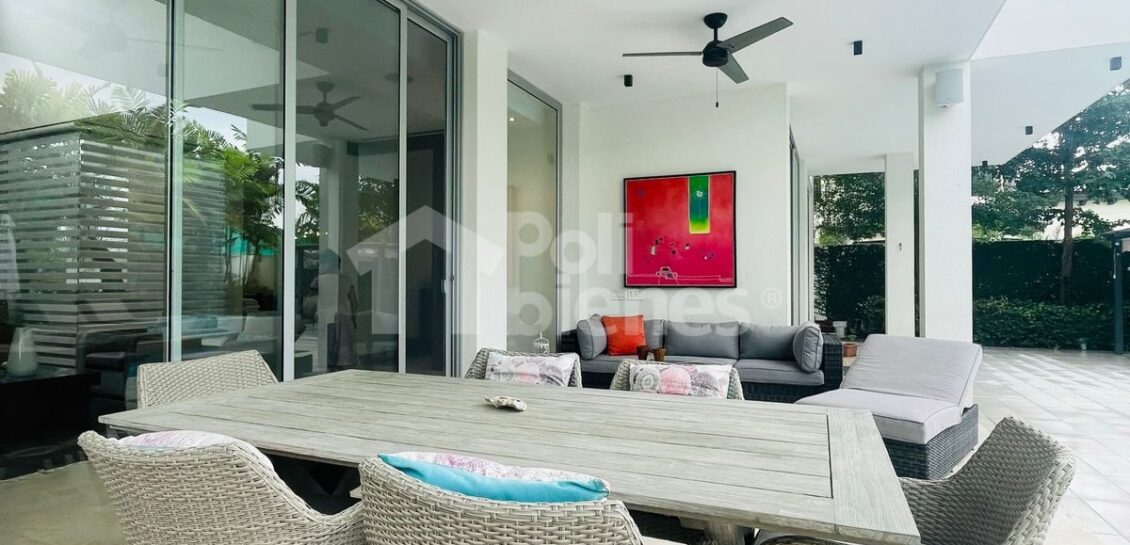 Moderna Casa en Venta o Alquiler Ubicada en Exclusiva Urb de Isla Mocolí