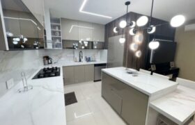 En Venta o Alquiler Moderno Departamento de 2 Dorm. en Torres de La Costa.
