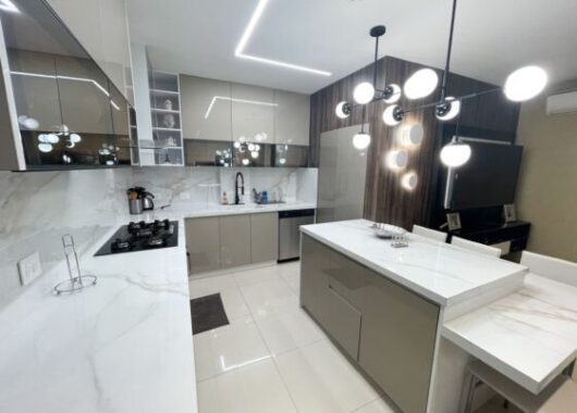 En Venta o Alquiler Moderno Departamento de 2 Dorm. en Torres de La Costa.