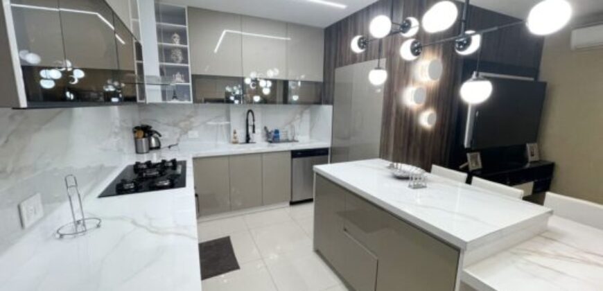 En Venta o Alquiler Moderno Departamento de 2 Dorm. en Torres de La Costa.