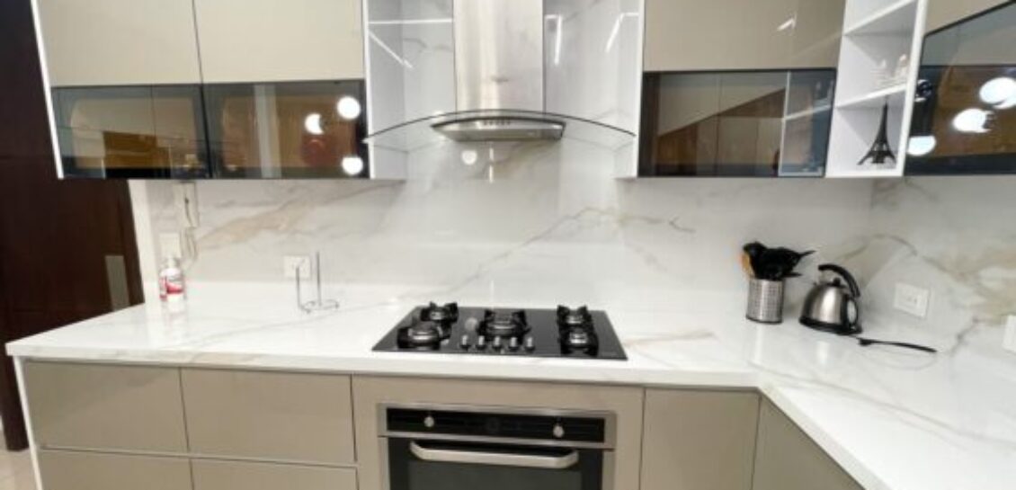 En Venta o Alquiler Moderno Departamento de 2 Dorm. en Torres de La Costa.