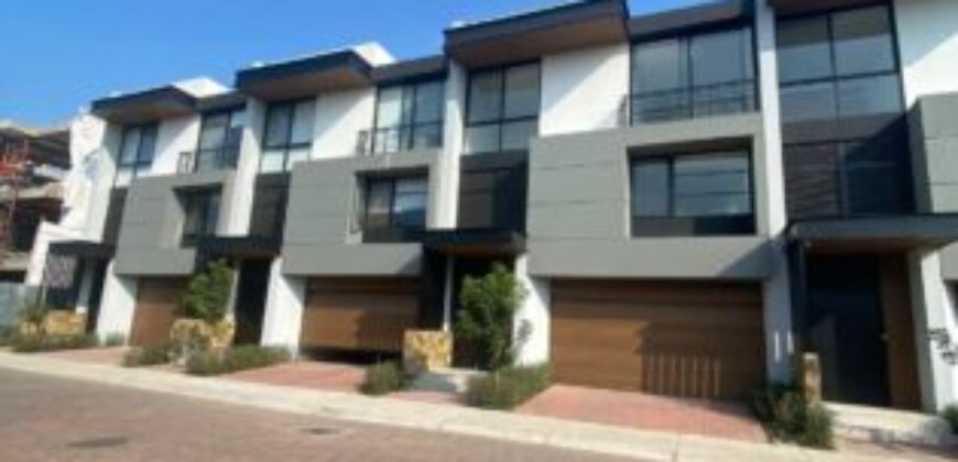 En Venta Townhouse de Estreno en Punta Mocoli