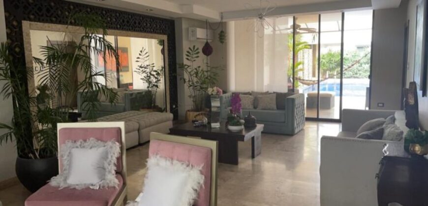 En Alquiler Preciosa Casa en Vía La Costa