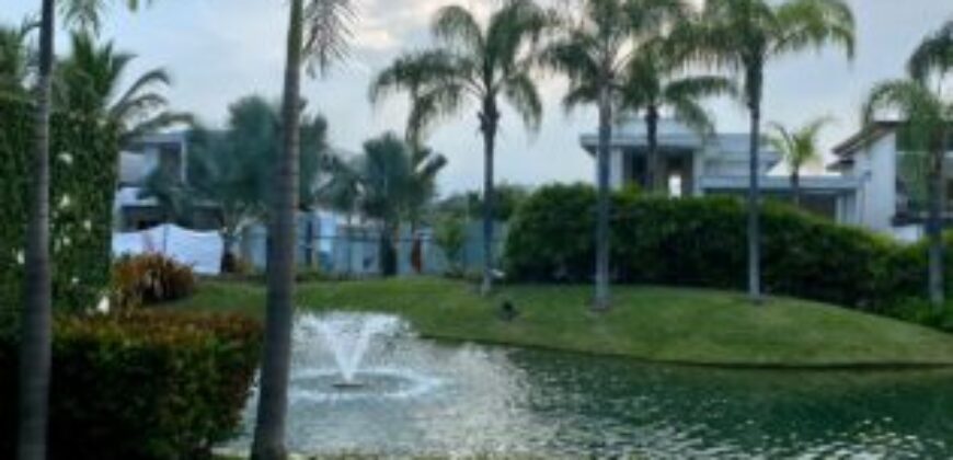En Venta Elegante Casa al Lago en Isla Mocoli, urb Pacífica