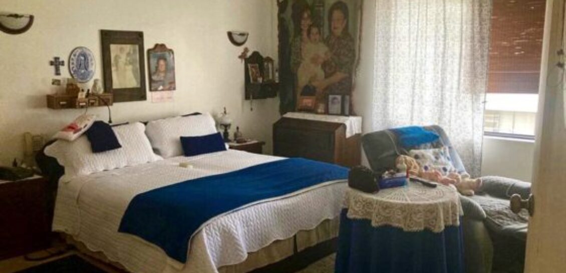 Vendo Amplia Casa de 3 Dorm en Av Leopoldo Carrera – Urbanización Privada