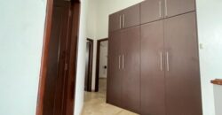 En Venta Casa de 3 Dorm. con Patio, Ubicada en Los Ceibos