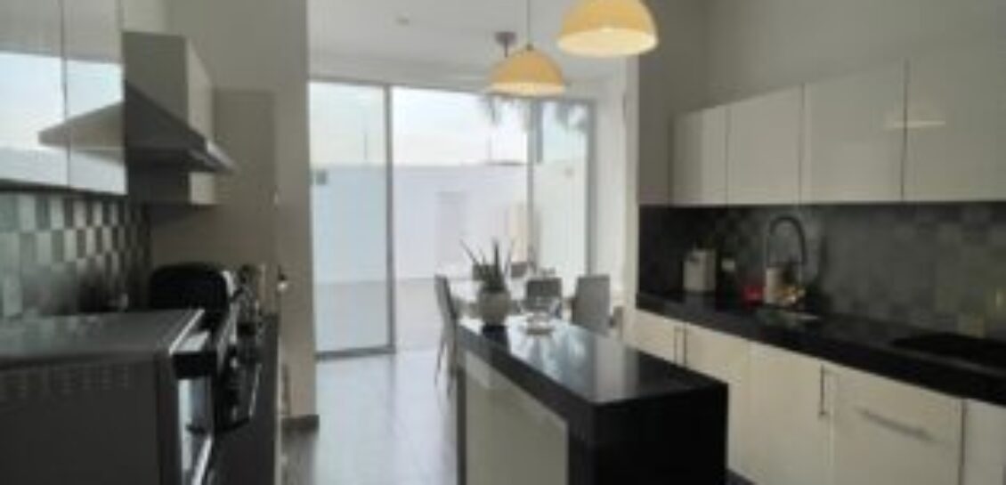 En Venta Moderna Acogedora Casa, 4 Dorm, en Km 8 Via a Samborondon