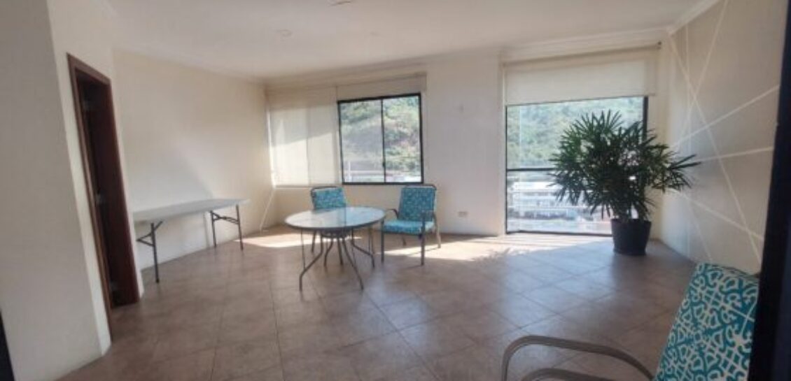 En Venta Departamento de 2 Dorm. en El Sector Olivos