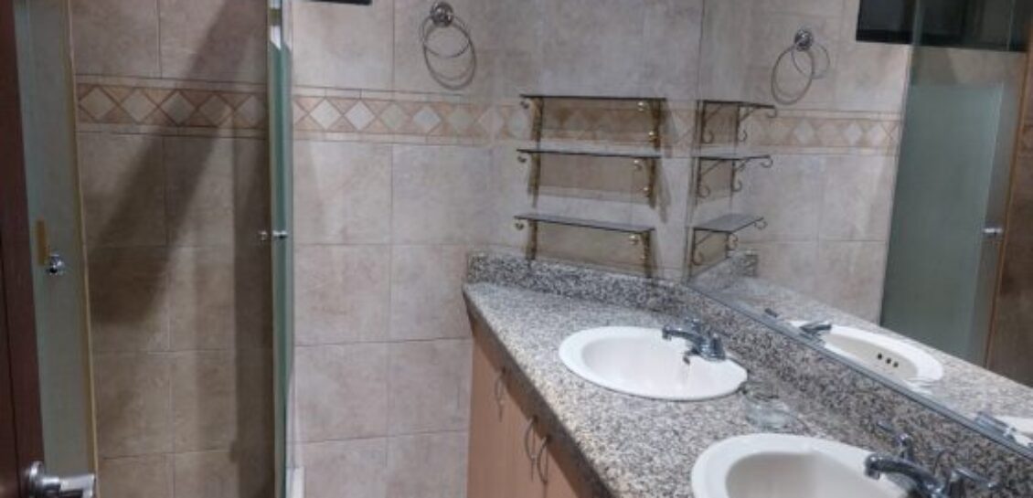 En Venta Departamento de 2 Dorm. en El Sector Olivos