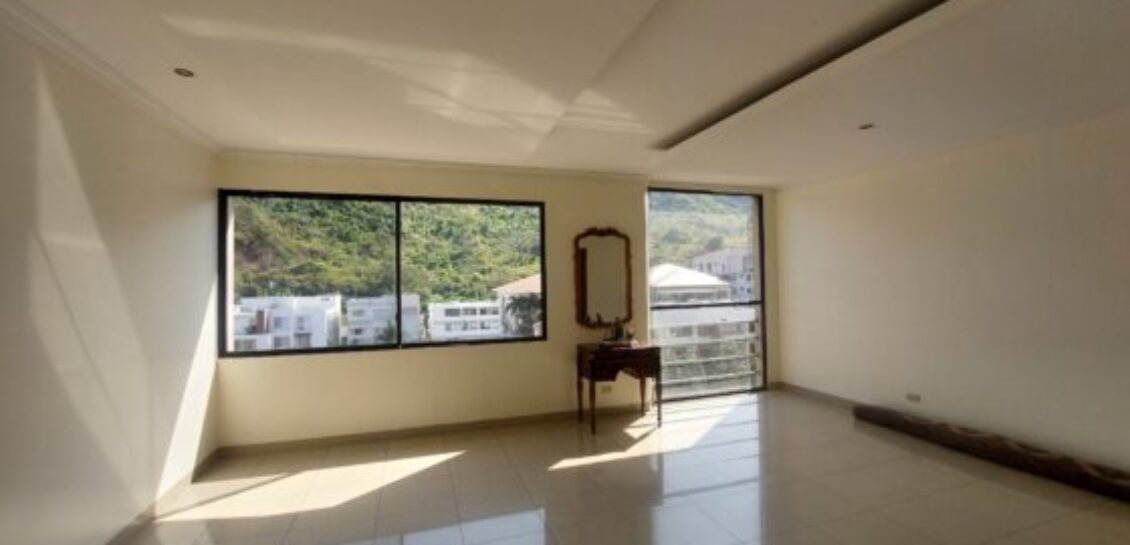 En Venta Departamento de 2 Dorm. en El Sector Olivos