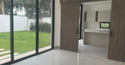 En Venta Hermosa y Moderna Casa de 4 Dorm. en Isla Mocolí