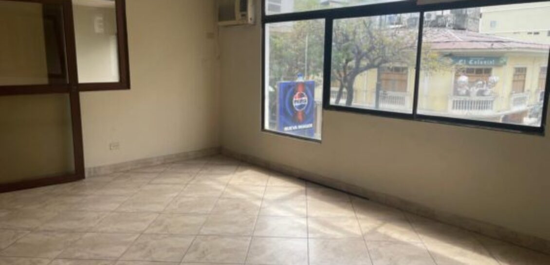 En Venta Oficina en El Centro de Guayaquil, Calle Rocafuerte