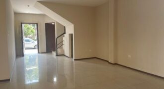 En Alquiler Casa de 3 Dorm, Remodelada y con Vista Al Parque, Urb Matices