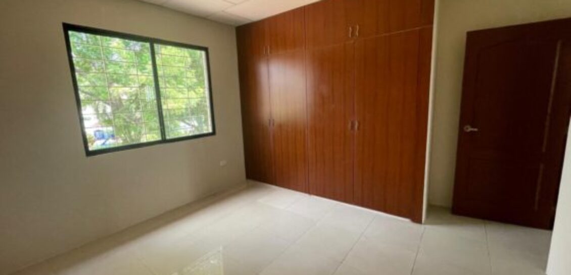 En Alquiler Casa de 3 Dorm, Remodelada y con Vista Al Parque, Urb Matices