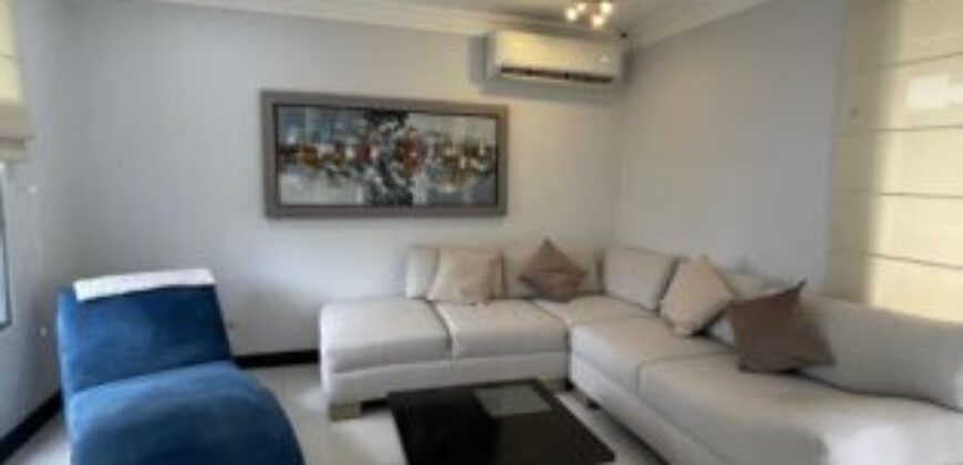 En Venta Elegante Casa de 3 dormitorios en Km 7 vía a Samborondón