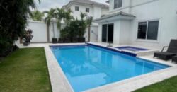 En Venta Elegante Casa de 3 dormitorios en Km 7 vía a Samborondón