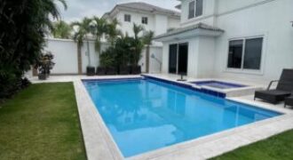 En Venta Elegante Casa de 3 dormitorios en Km 7 vía a Samborondón