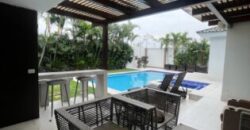 En Venta Elegante Casa de 3 dormitorios en Km 7 vía a Samborondón