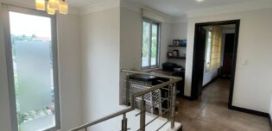 En Venta Elegante Casa de 3 dormitorios en Km 7 vía a Samborondón