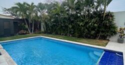 En Venta Elegante Casa de 3 dormitorios en Km 8 vía a Samborondón