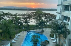 En Venta o Alquiler Departamento Amoblado de 2 dormitorios en Urb. River Towers, Samborondón