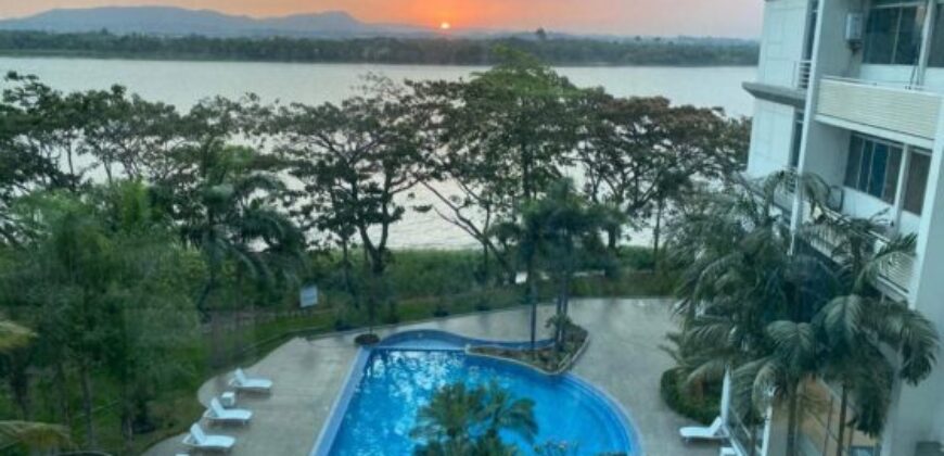 En Venta o Alquiler Departamento Amoblado de 2 dormitorios en Urb. River Towers, Samborondón