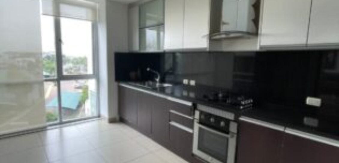 En Venta o Alquiler Departamento Amoblado de 2 dormitorios en Urb. River Towers, Samborondón