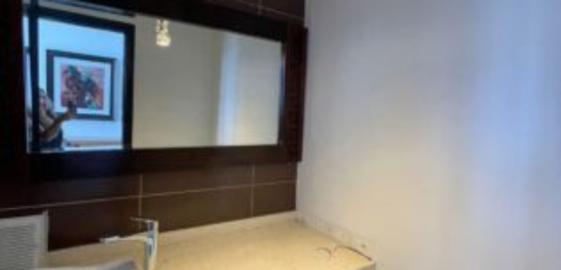 En Venta o Alquiler Departamento Amoblado de 2 dormitorios en Urb. River Towers, Samborondón