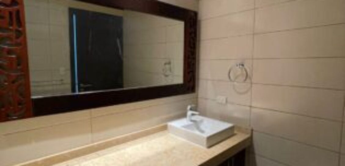En Venta o Alquiler Departamento Amoblado de 2 dormitorios en Urb. River Towers, Samborondón