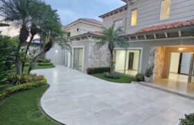 Hermosa casa en venta en Laguna del Sol con Acabados Modernos