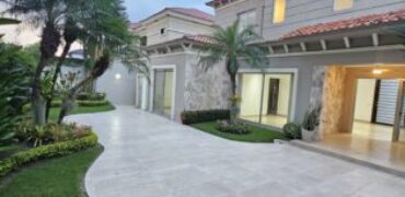 Hermosa casa en venta en Laguna del Sol con Acabados Modernos