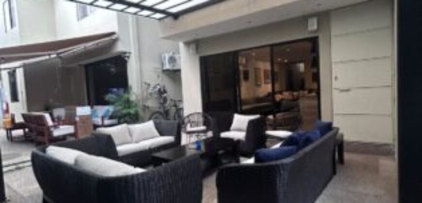 En Venta Casa de 3 dormitorios + Estudio en km. 3.5 Via Samborondon