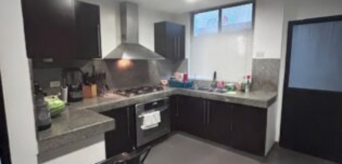 En Venta Casa de 3 dormitorios + Estudio en km. 3.5 Via Samborondon