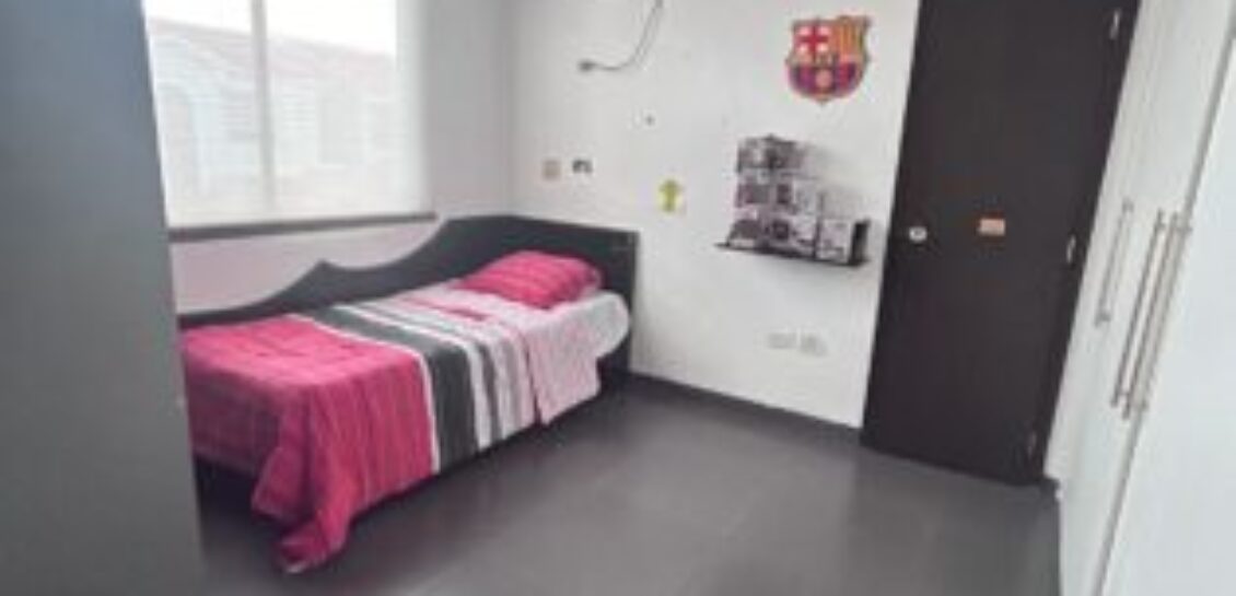 En Venta Casa de 3 dormitorios + Estudio en km. 3.5 Via Samborondon