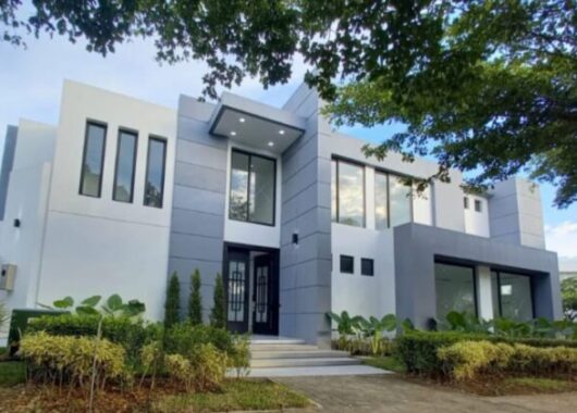 En Venta Casa de Estreno de 4 dormitorios en Blue Bay , Isla Mocoli
