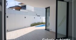 En Venta Casa de Estreno de 4 dormitorios en Blue Bay , Isla Mocoli