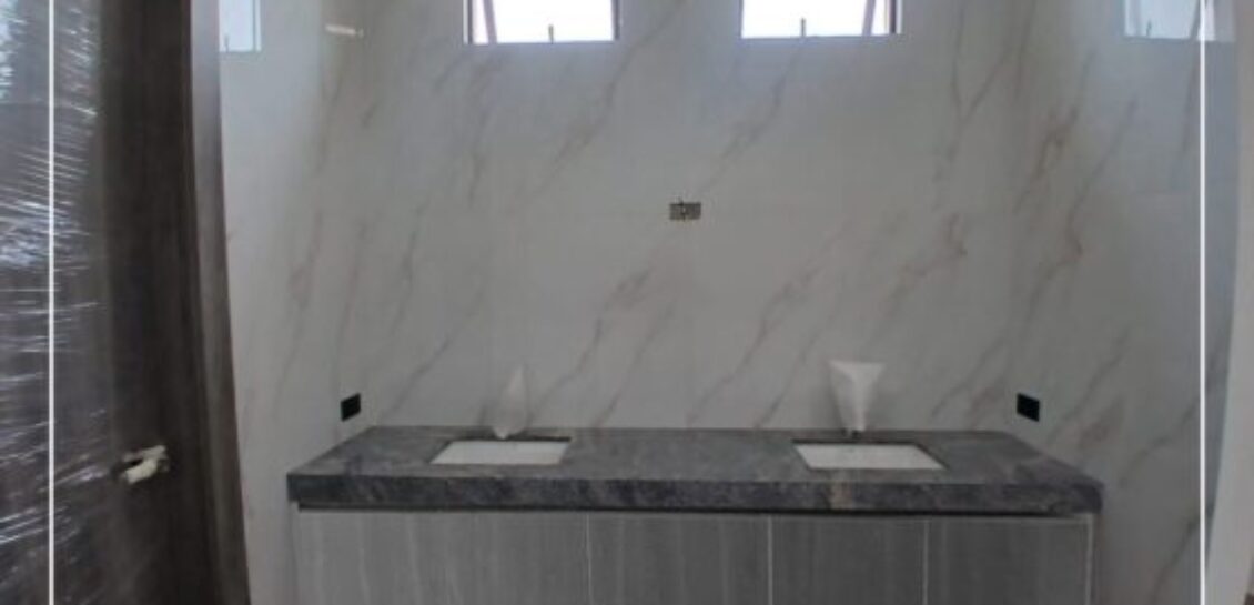 En Venta Casa de Estreno de 4 dormitorios en Blue Bay , Isla Mocoli