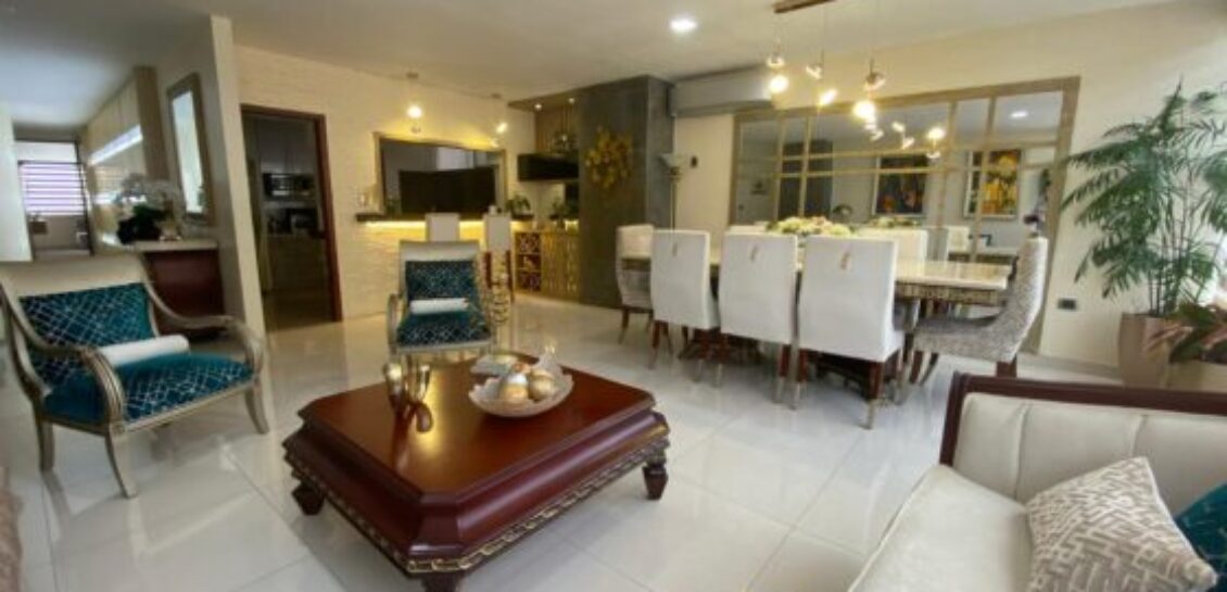 En Venta o Alquiler Amplio Departamento de 2 Dorm Más Estudio en Los Olivos