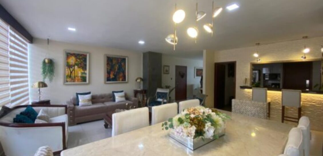 En Venta o Alquiler Amplio Departamento de 2 Dorm Más Estudio en Los Olivos