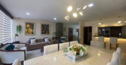 En Venta o Alquiler Amplio Departamento de 2 Dorm Más Estudio en Los Olivos