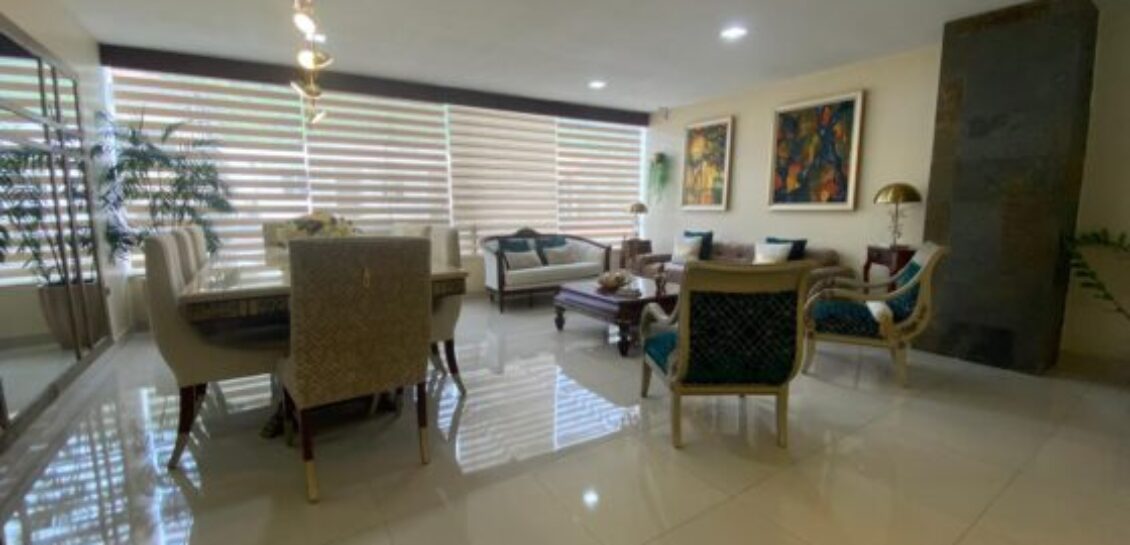 En Venta o Alquiler Amplio Departamento de 2 Dorm Más Estudio en Los Olivos