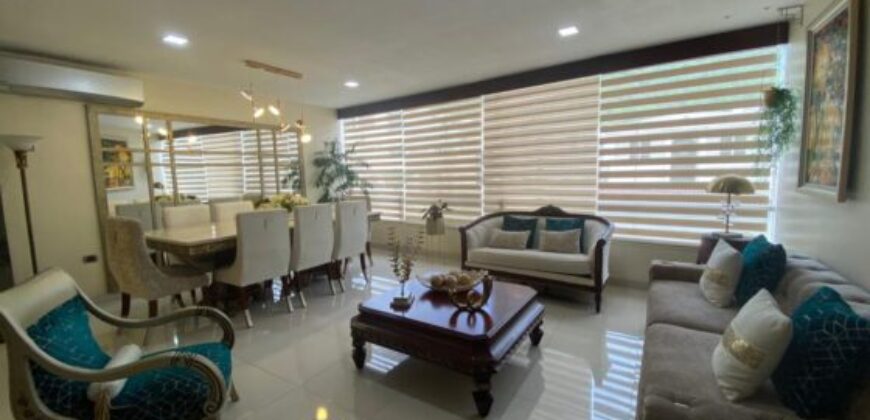 En Venta o Alquiler Amplio Departamento de 2 Dorm Más Estudio en Los Olivos