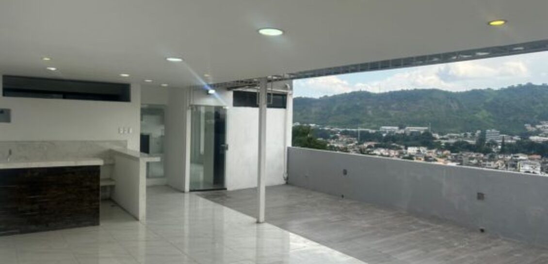 En Alquiler  Hermoso Penthouse en Lomas de Urdesa  – 3 Dormitorios