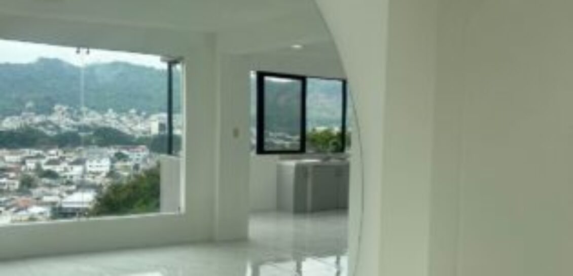 En Alquiler  Hermoso Penthouse en Lomas de Urdesa  – 3 Dormitorios