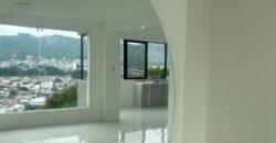 En Alquiler  Hermoso Penthouse en Lomas de Urdesa  – 3 Dormitorios
