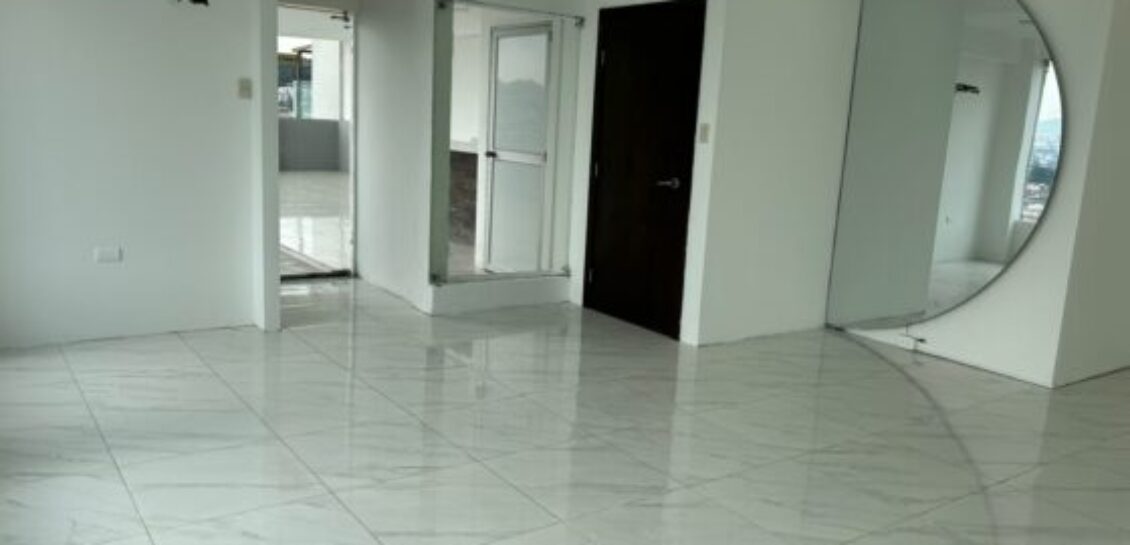 En Alquiler  Hermoso Penthouse en Lomas de Urdesa  – 3 Dormitorios