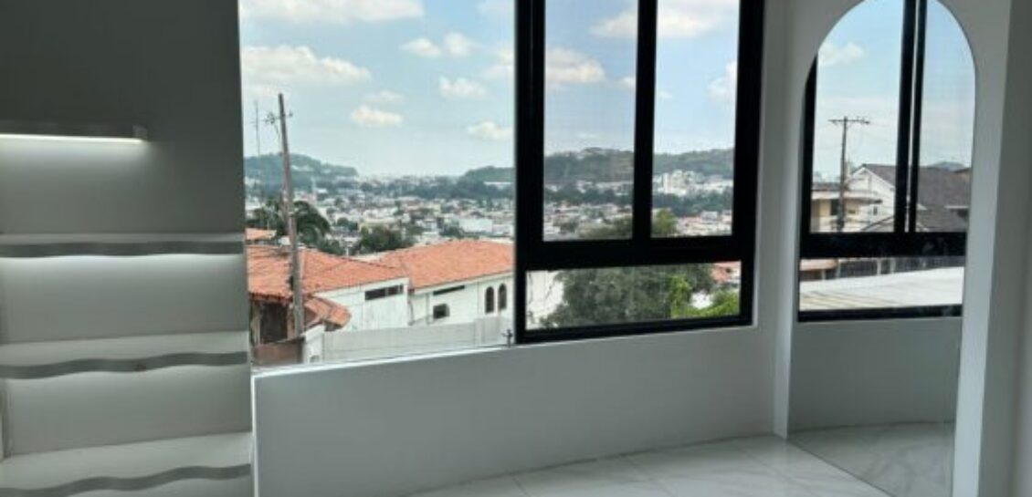 En Alquiler  Hermoso Penthouse en Lomas de Urdesa  – 3 Dormitorios